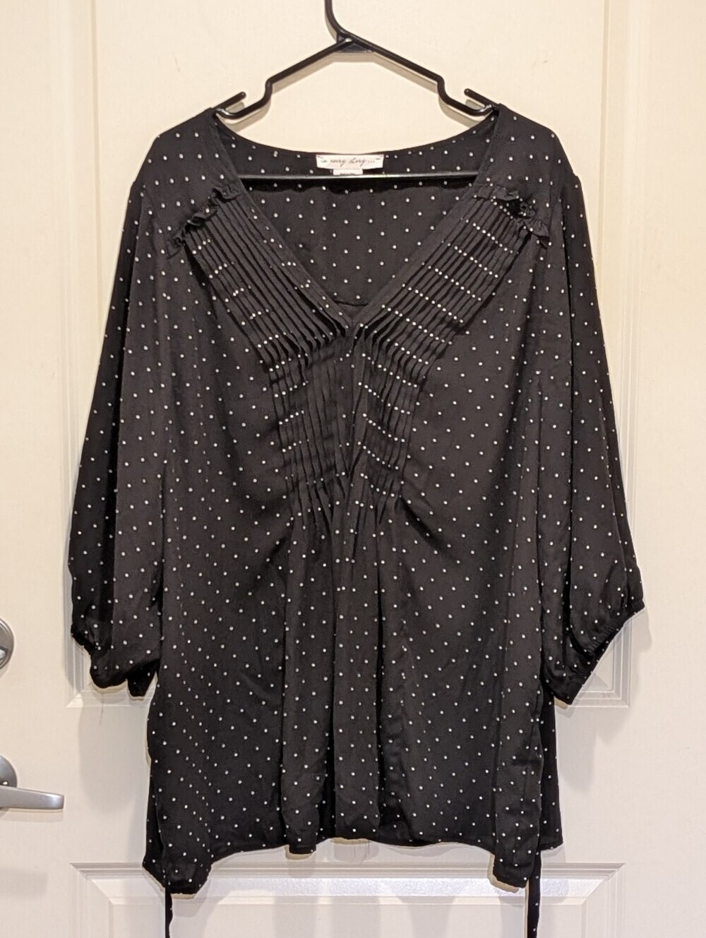 EUC Penningtons 3X Black and White Polka Dot Pleated Detail Tie Waist Blouse